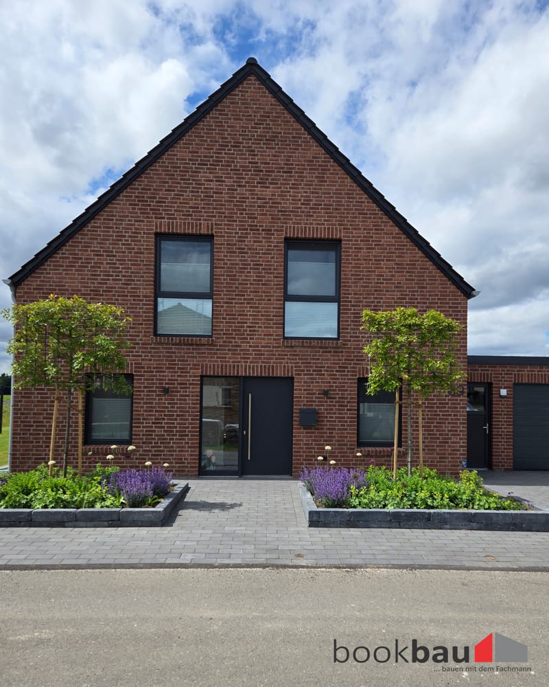 Klinkerhaus mit Giebel
